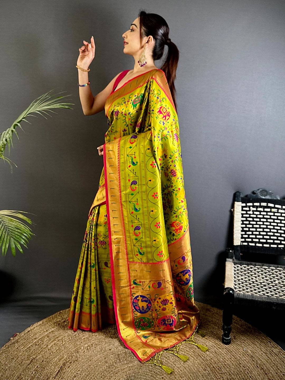 Green Patola Motif Soft Silk Pattu Saree