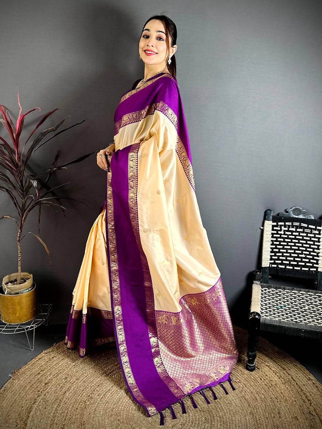 Opulent Gadwal Pure Soft Silk Pattu Saree