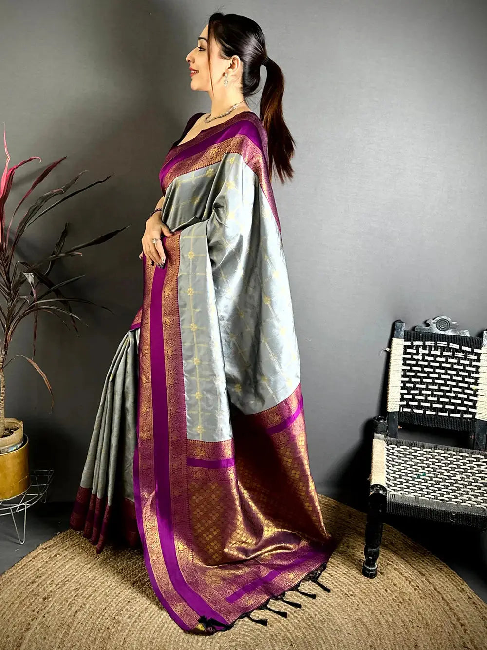 Grey Check Weave Gadwal Pattu Saree