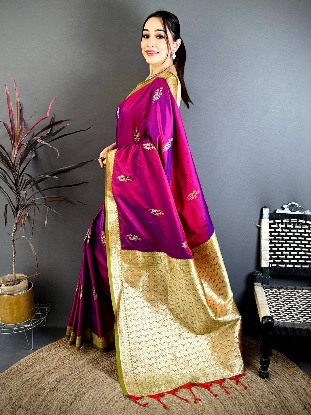 Royal Rani Pink Soft Silk Gadwal Pattu Saree