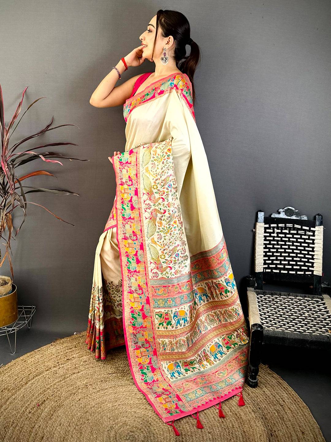 White Pashmina Weave Semi Silk Pattu Saree