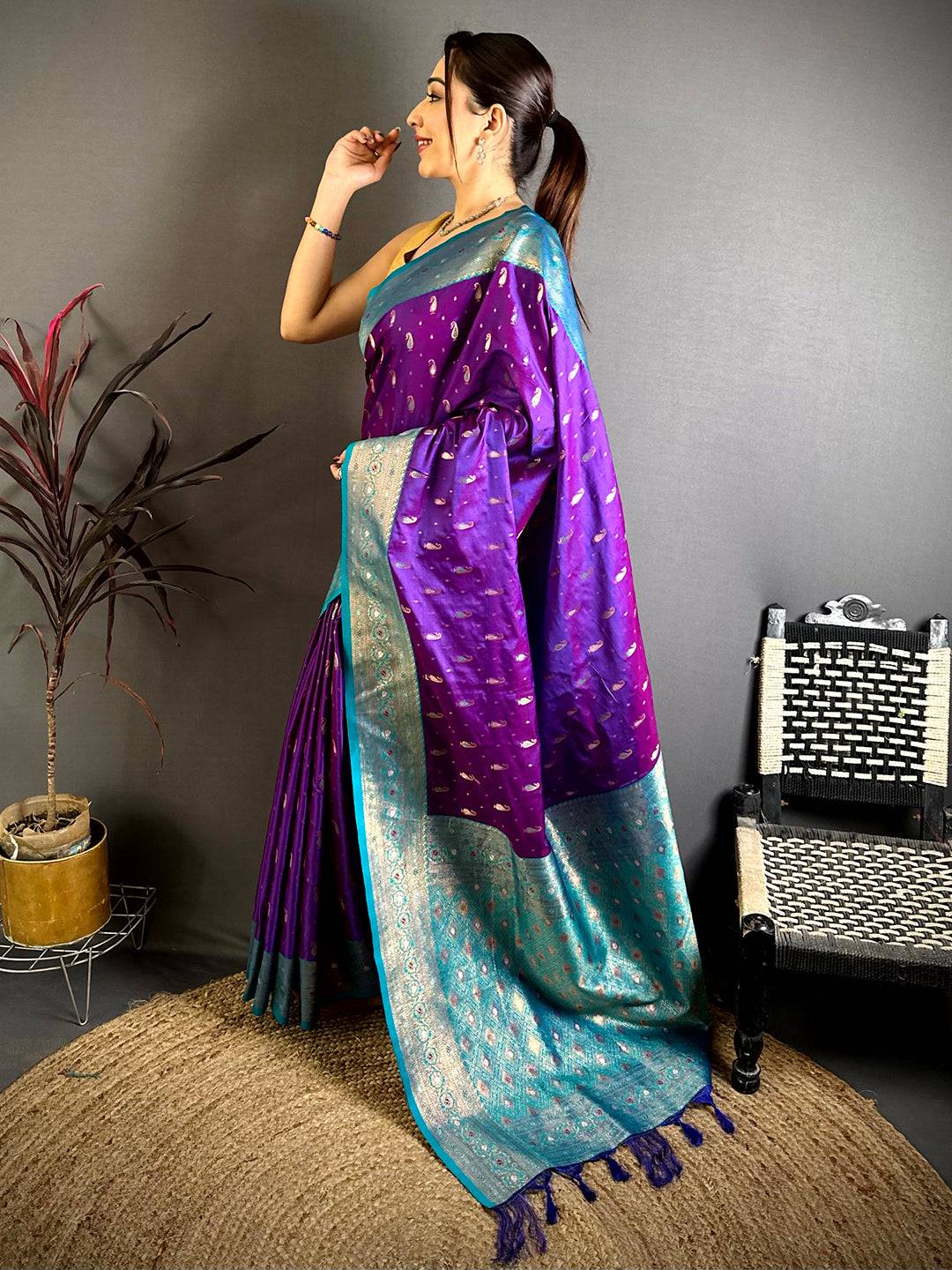 Vibrant Dual Shade Kanjivaram Pattu Saree