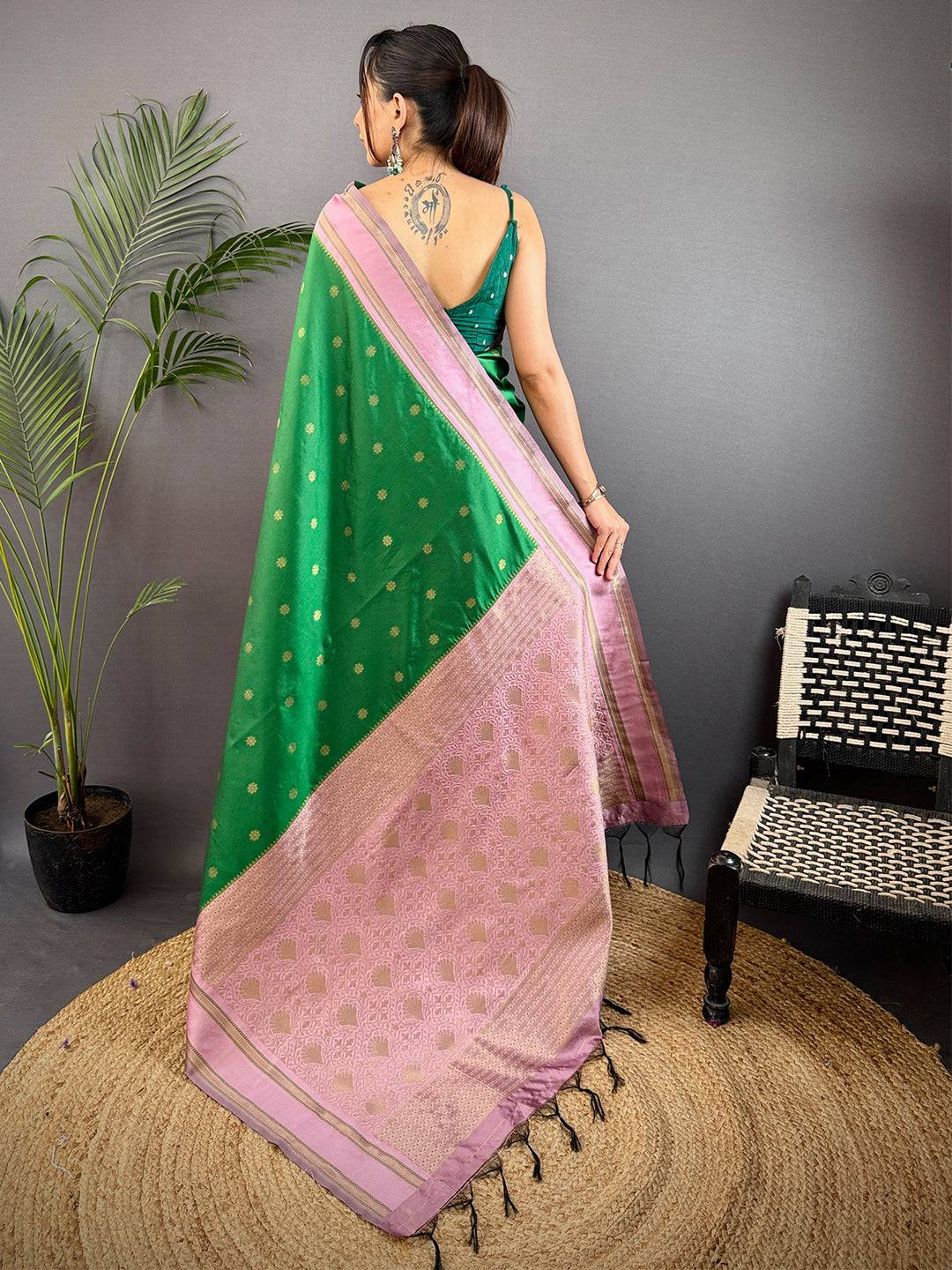 Green Silk Blend Floral Pattu Saree