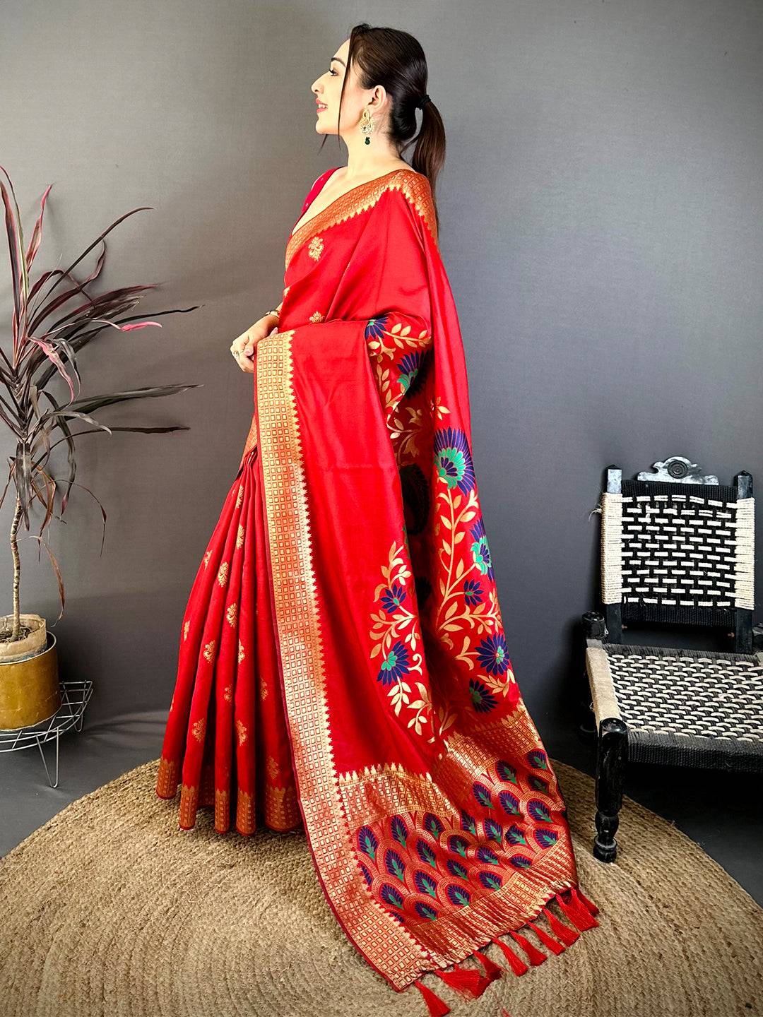 Red Banarasi Katan Silk Minakari Pattu Saree