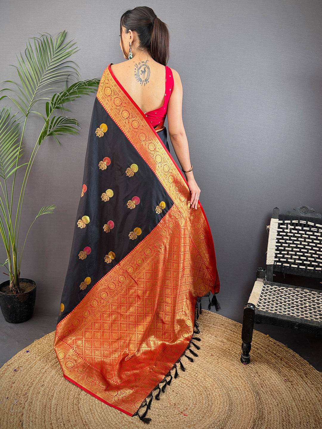 Black Meenakari Butti Soft Gadwal Silk Pattu Saree