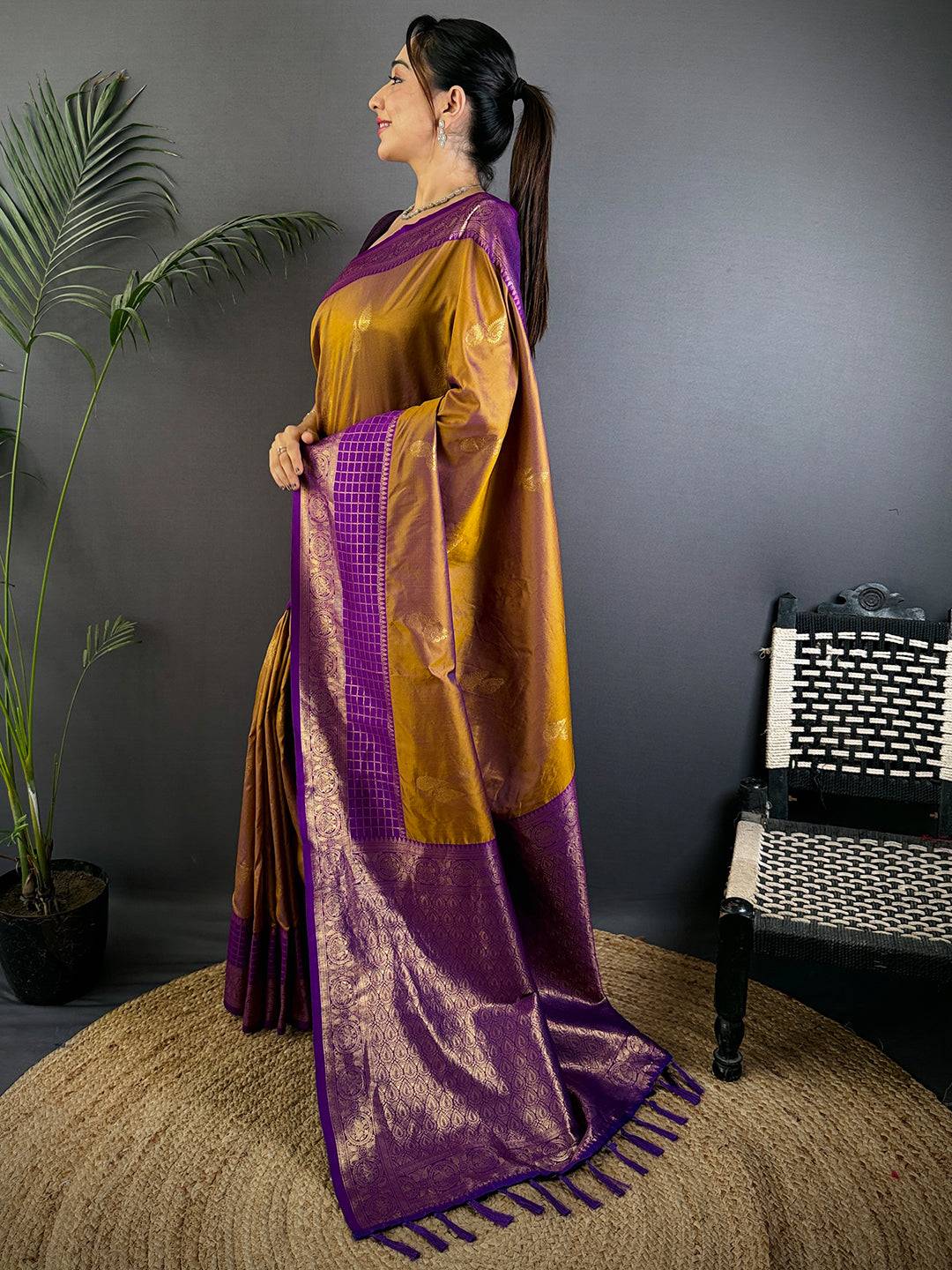 Golden Grace Tilak Butta Soft Silk Pattu Saree