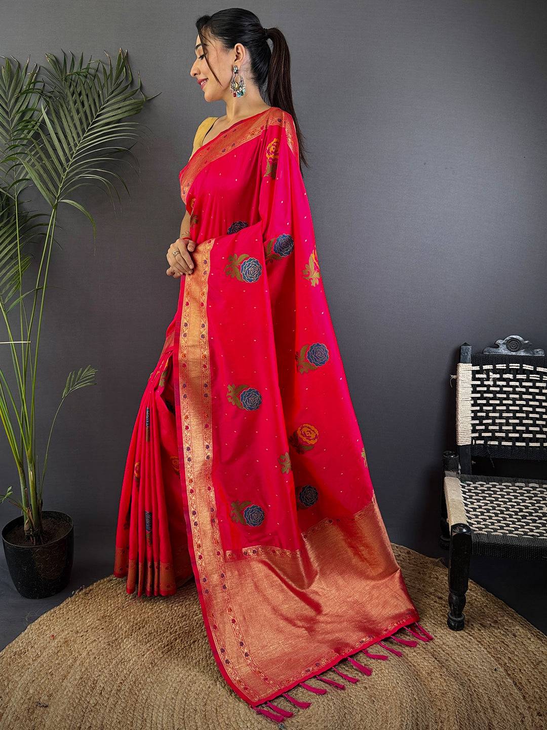 Pink Soft Silk Flowerport Minakari Pattu Saree