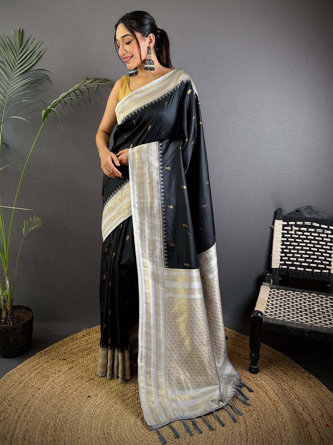 Royal Black Soft Silk Gadwal Pattu Saree