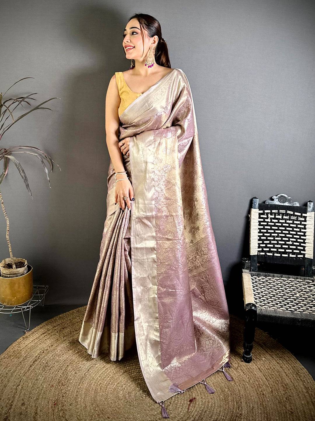 Celebrity Kanjivaram Woven Tissue Pattu Saree