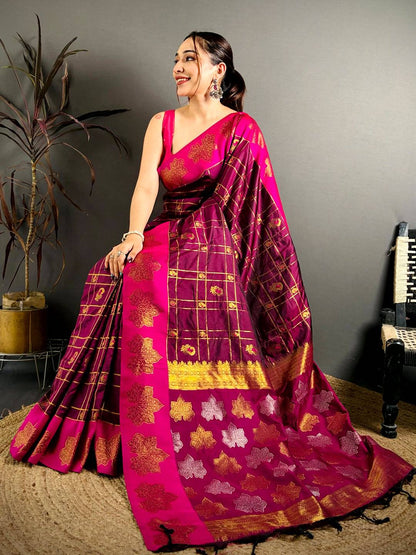 Stylish Gold Woven Pallu Contrast Border Pattu Saree