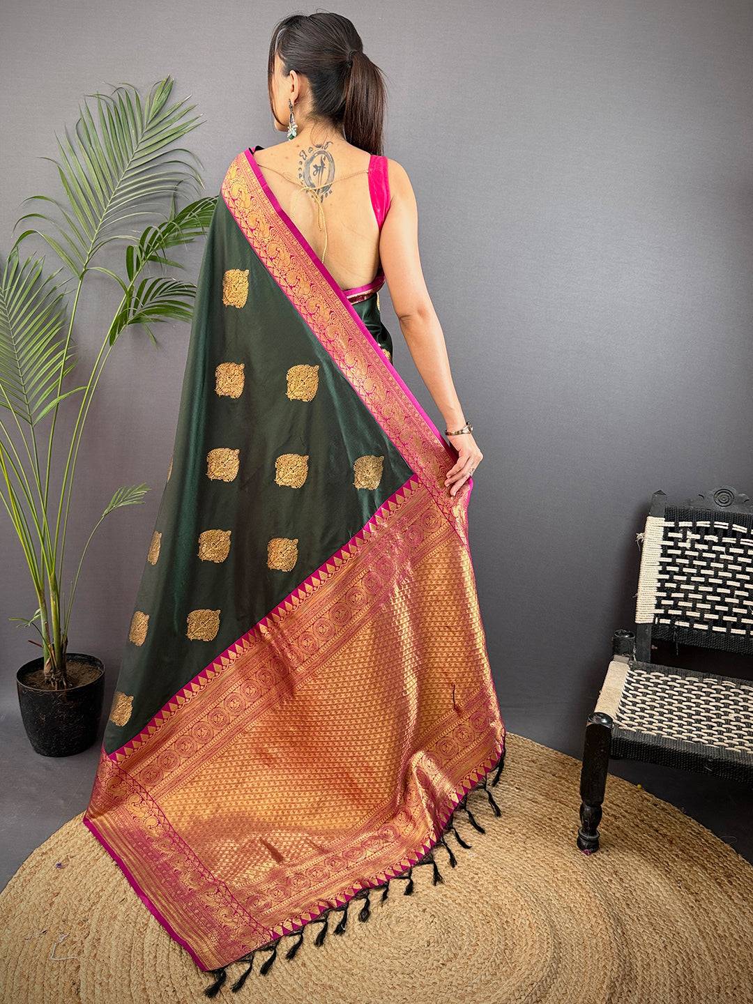 Green Soft Gadwal Silk Pattu Saree