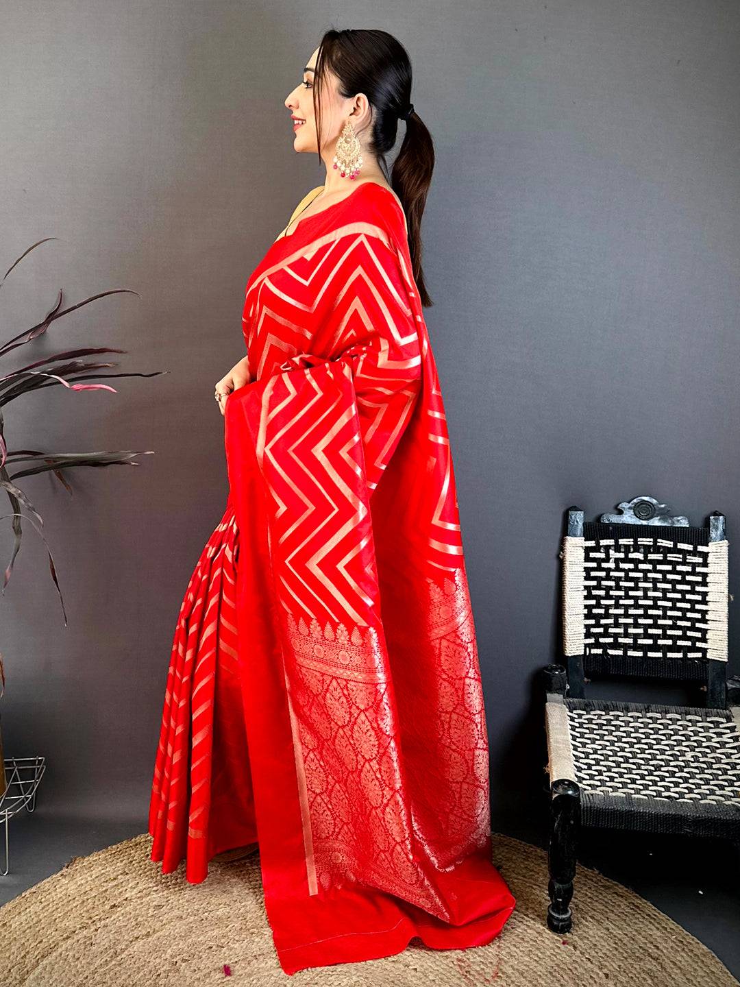 Red Geometric Zari Weave Banarasi Pattu Saree