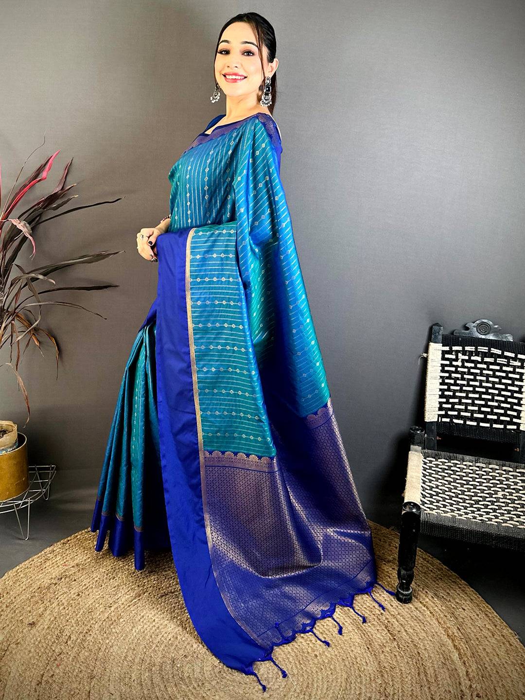 Teal Classic Soft Silk Gadwal Pattu Saree 