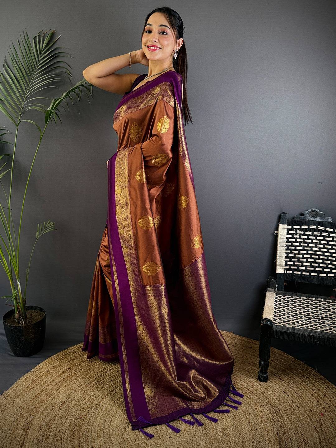 Gold Zari Bantex Border Silk Pattu Saree