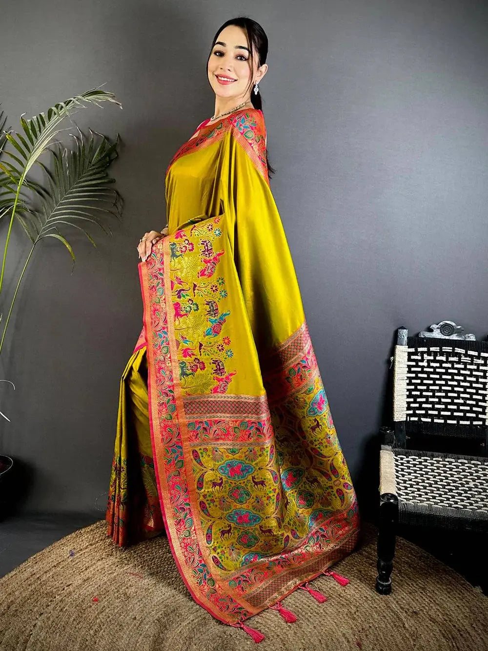 Green Soft Semi Silk Minakari Weave Pattu Saree