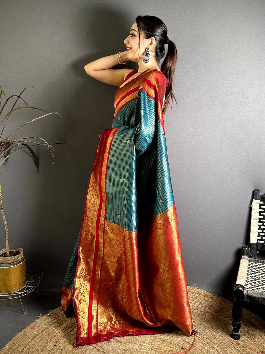 Stylish Banarasi Katan Contrast Border Pattu Saree