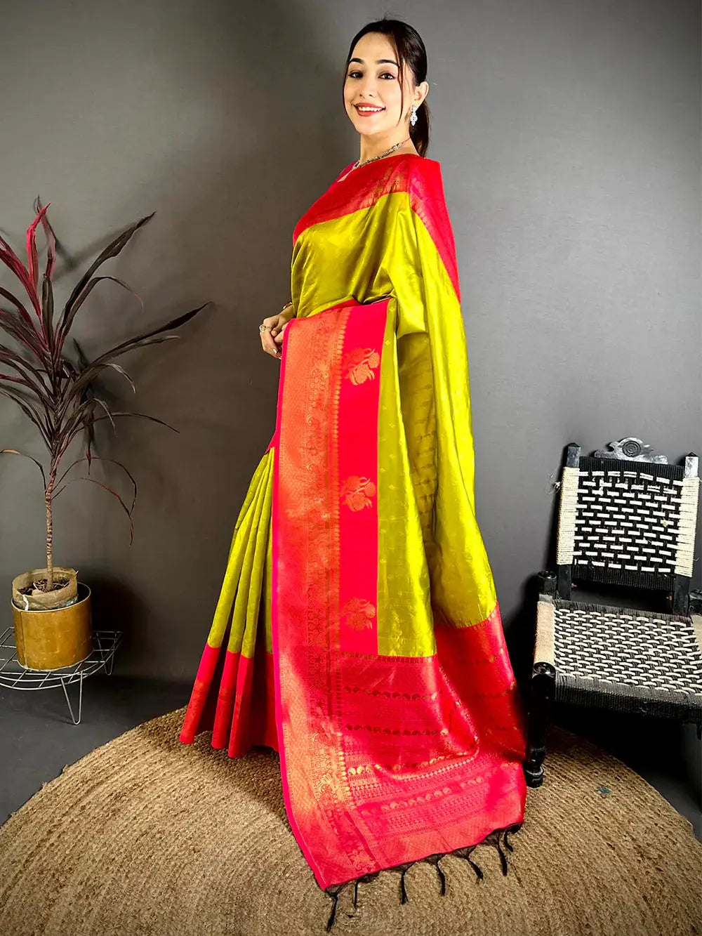 Royal Gadwal Banarasi Katan Silk Pattu Saree

