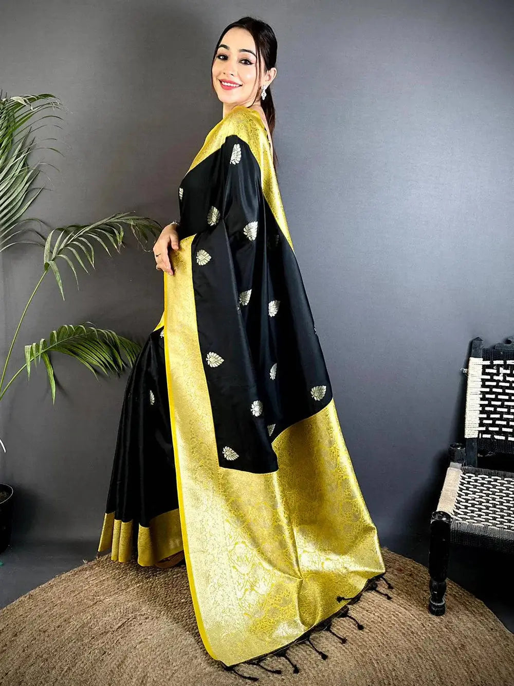 Black Gadwal Weave Soft Silk Pattu Saree

