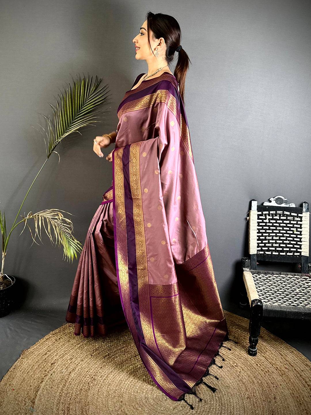 Regal Onion Shade Gadwal Silk Pattu Saree