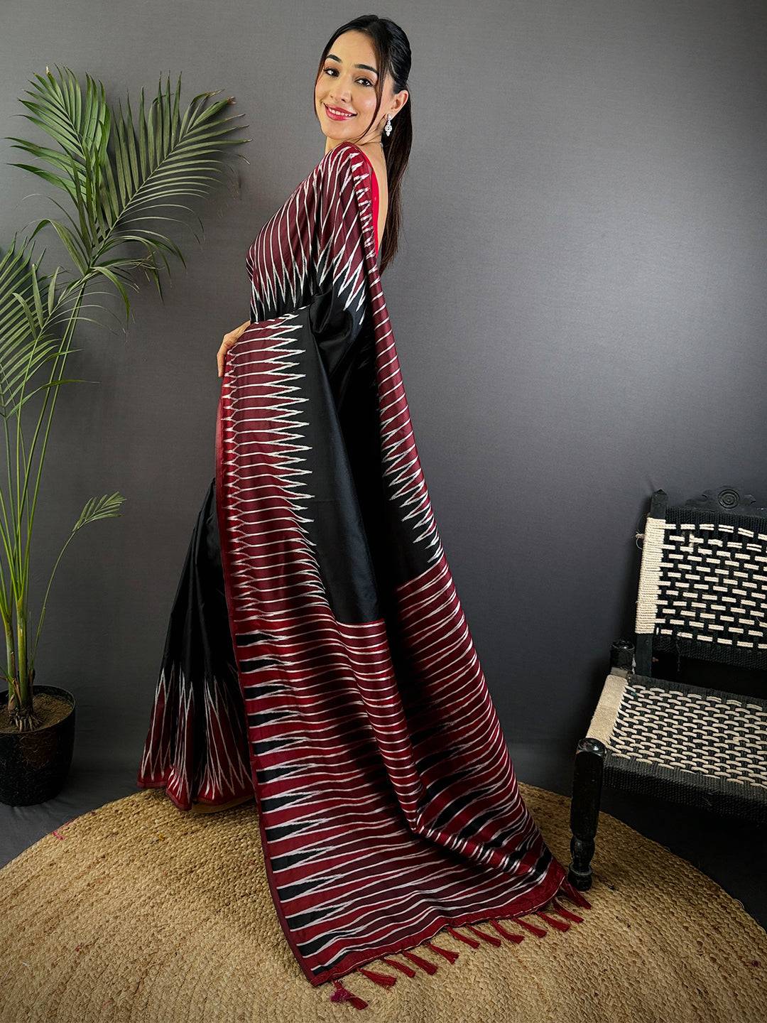 Black Soft Silk Ikkat Zari Weaving Pattu Saree