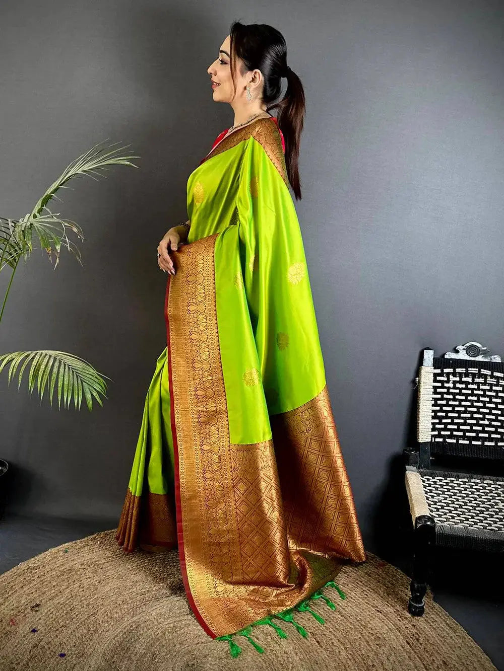 Regal Soft Silk Pattu Swan Motif Saree