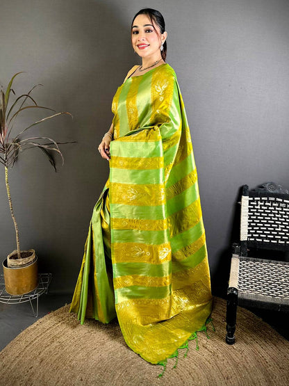 Elegant Two Tone Weaving Soft Silk Pattu Saree