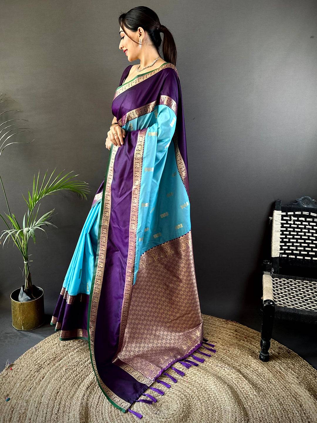 Ethereal Sky Gadhwal Soft Silk Pattu Saree



