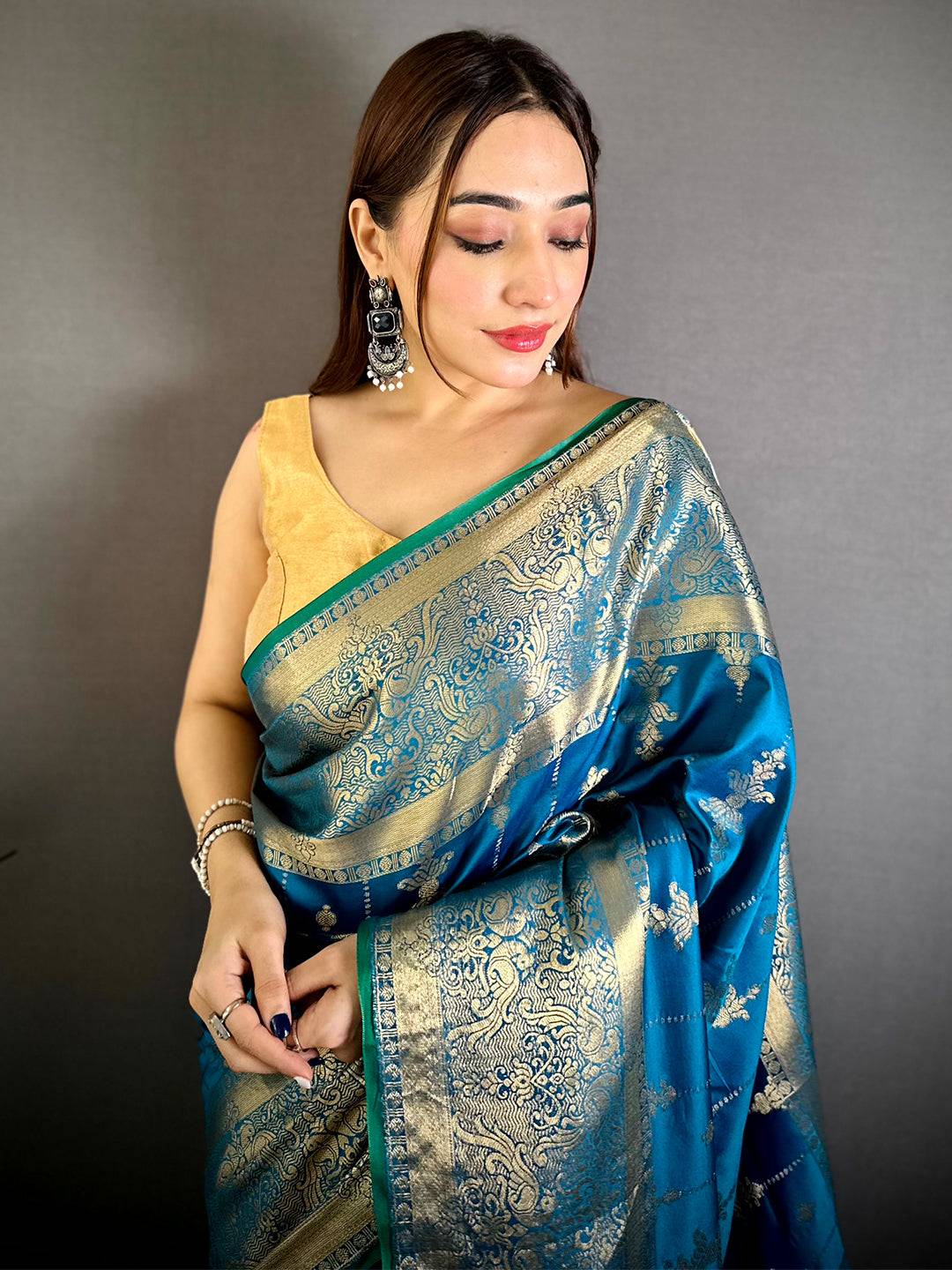 Regal Banarasi Katan Big Zari Border Pattu Saree