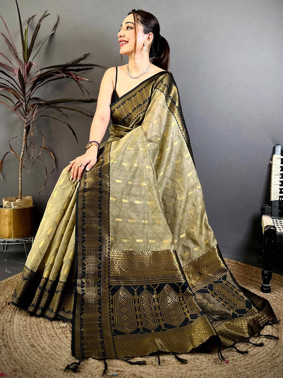 Stylish Banarasi Katan Silk Zari Pattu Saree