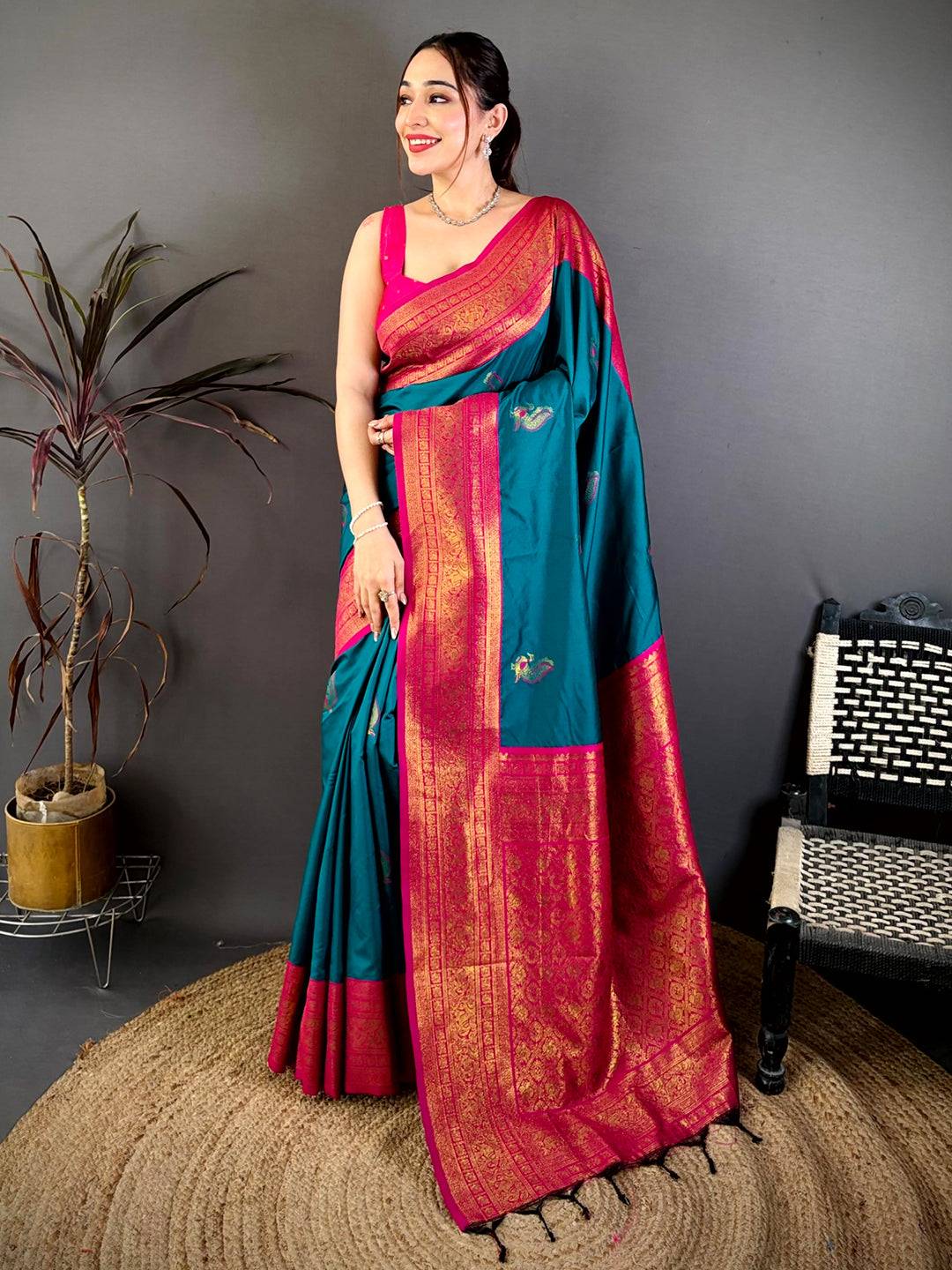 Soft Gadwal Minakari Butta Pattu Saree