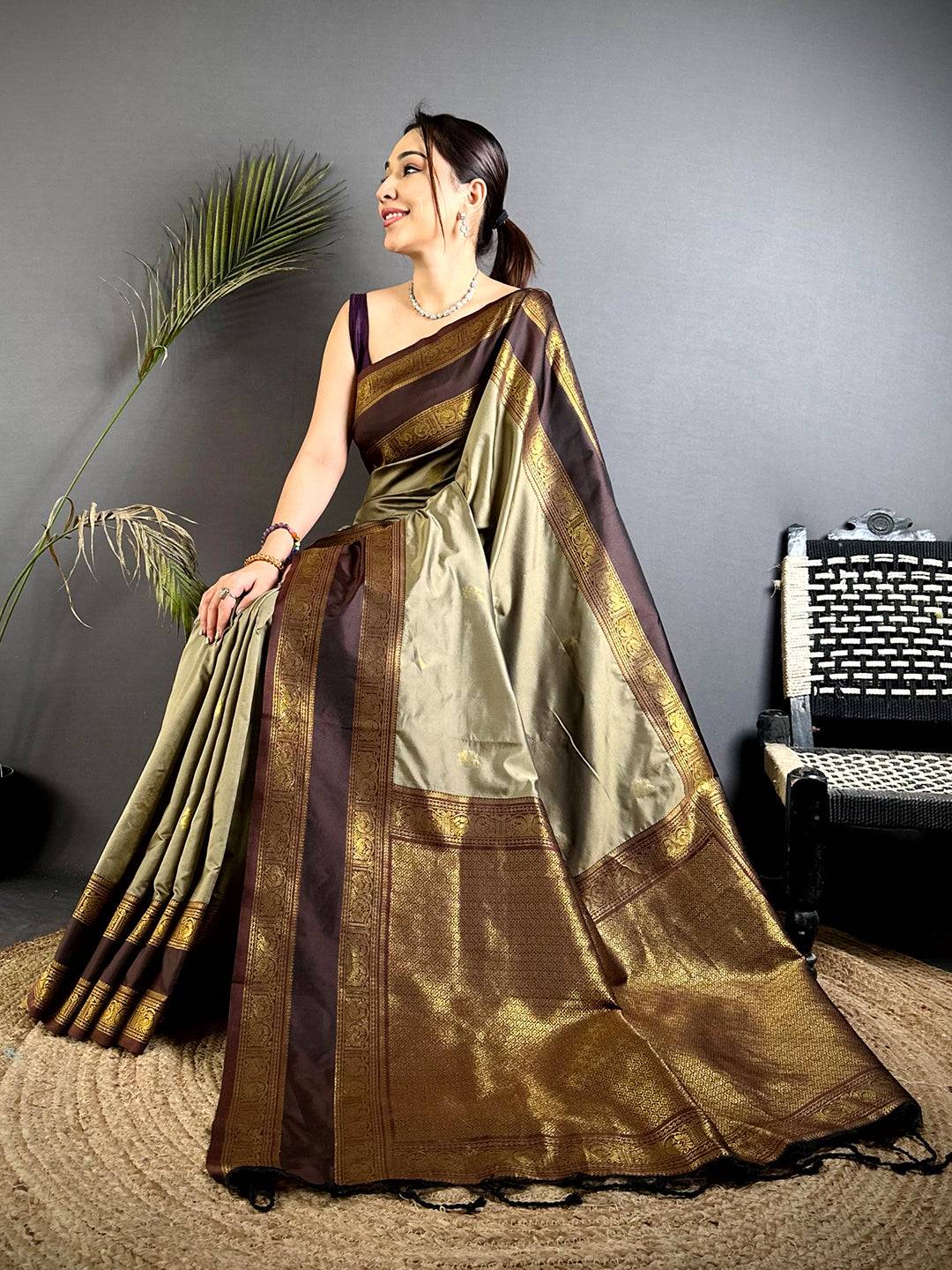 Classic Peacock Zari Gadwal Silk Pattu Saree