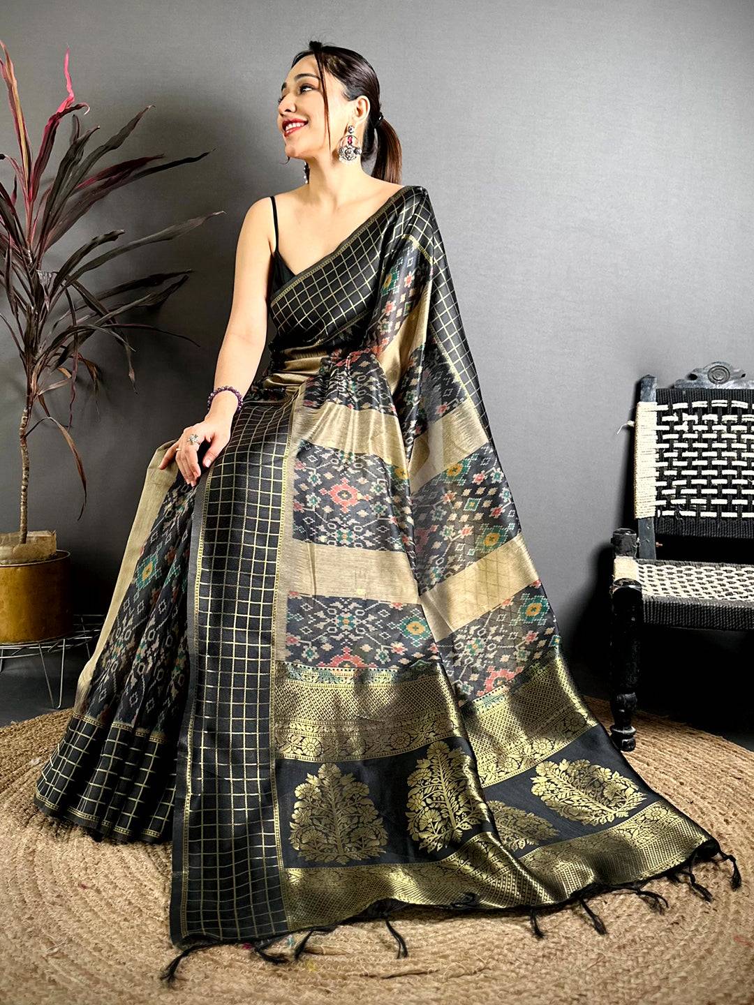 Stylish Black Soft Silk Zari Chex Pattu Saree