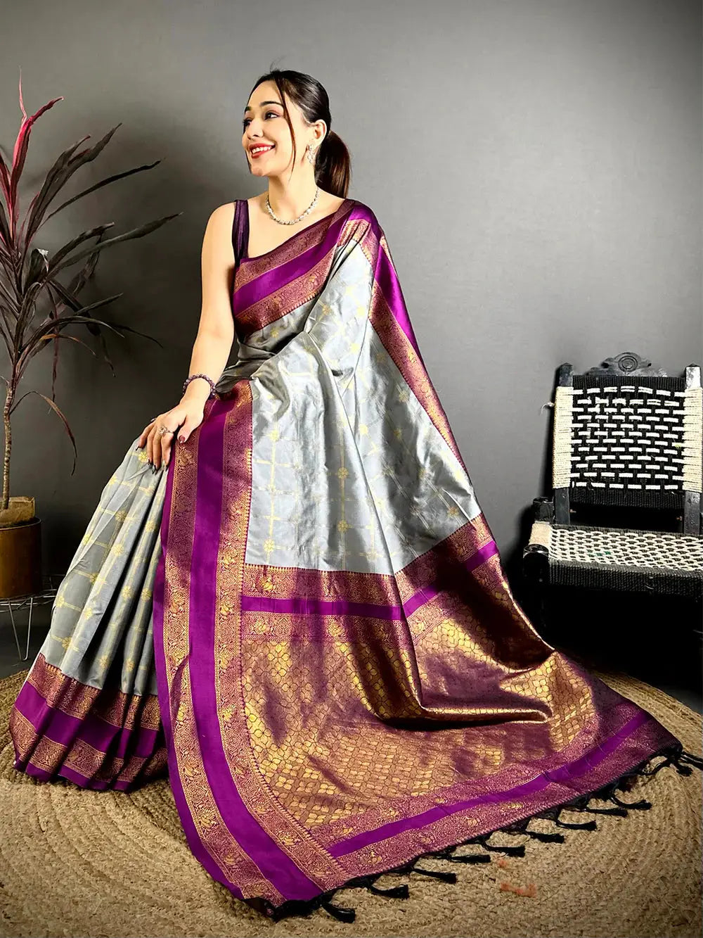 Grey Check Weave Gadwal Pattu Saree