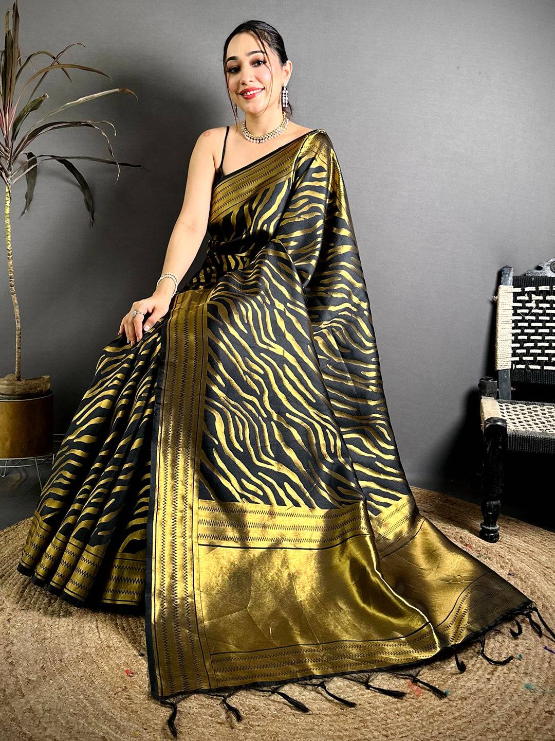 Banarasi Katan Silk Zebra Stripe Zari Pattu Saree