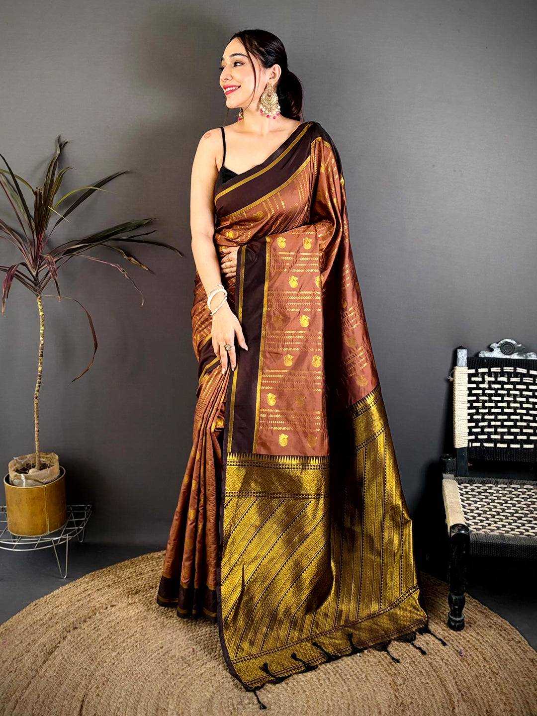 Brown Soft Silk Ethnic Motif Zari Pattu Saree