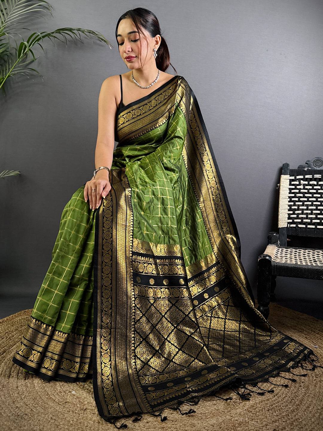 Green Self Chex Soft Silk Pattu Saree