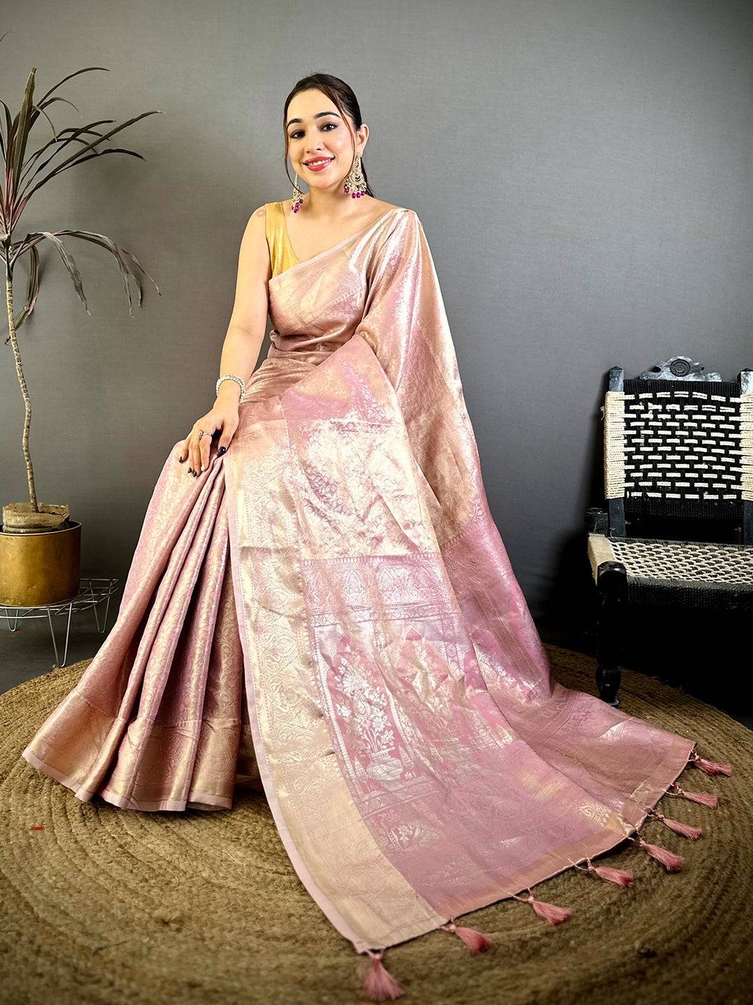Elegant Zari Tissue Kanjivaram Pattu Saree
