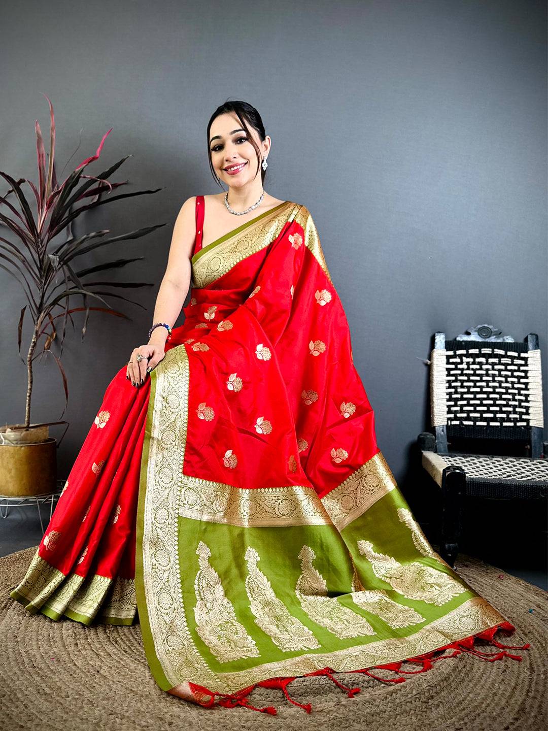 Royal Red Soft Silk Gadwal Pattu Saree