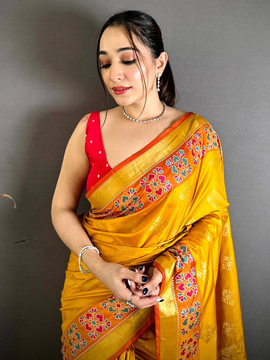 Stylish Banarasi Pattu Ikkat Minakari Zari Pattu Saree