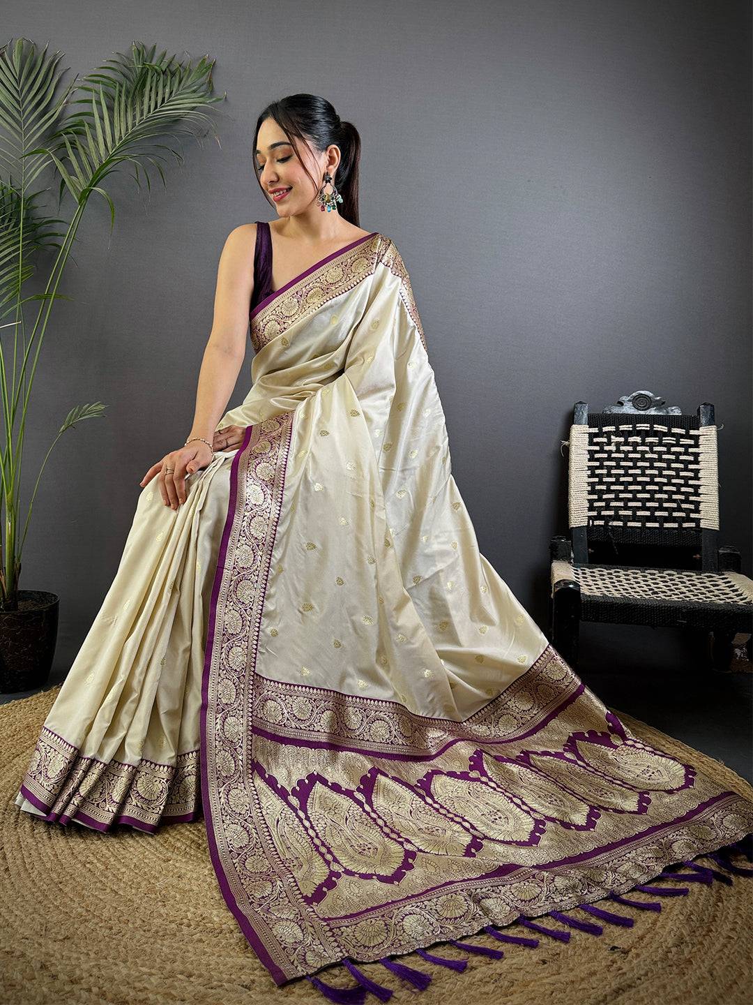 White Soft Silk Feather Pattu Saree