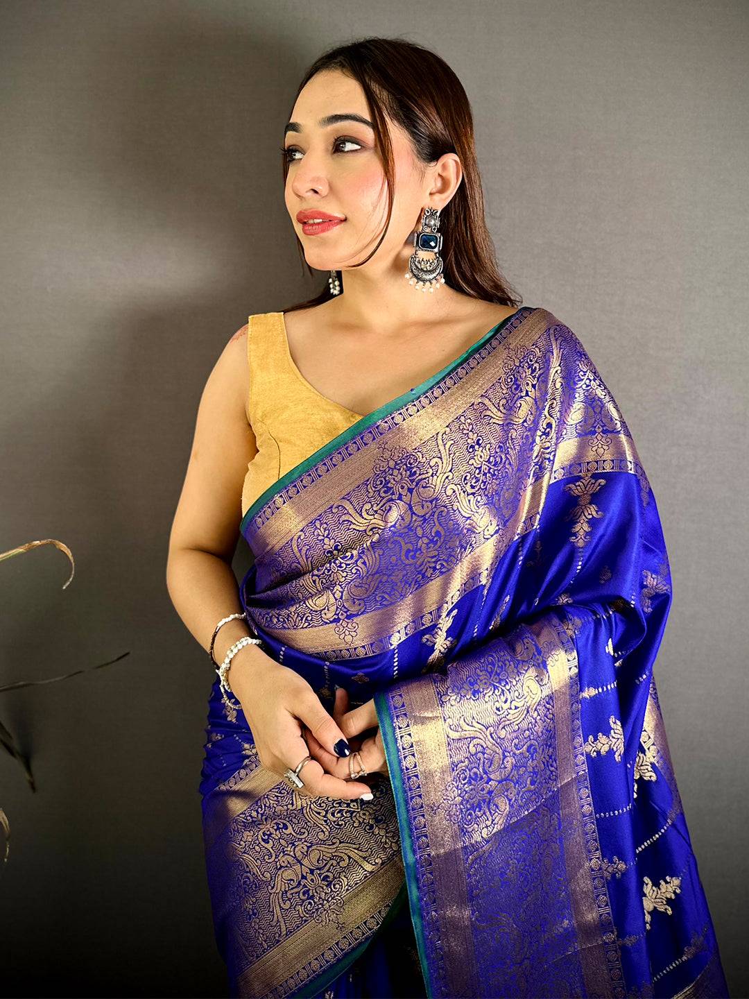 Stylish Banarasi Katan Big Zari Border Pattu Saree