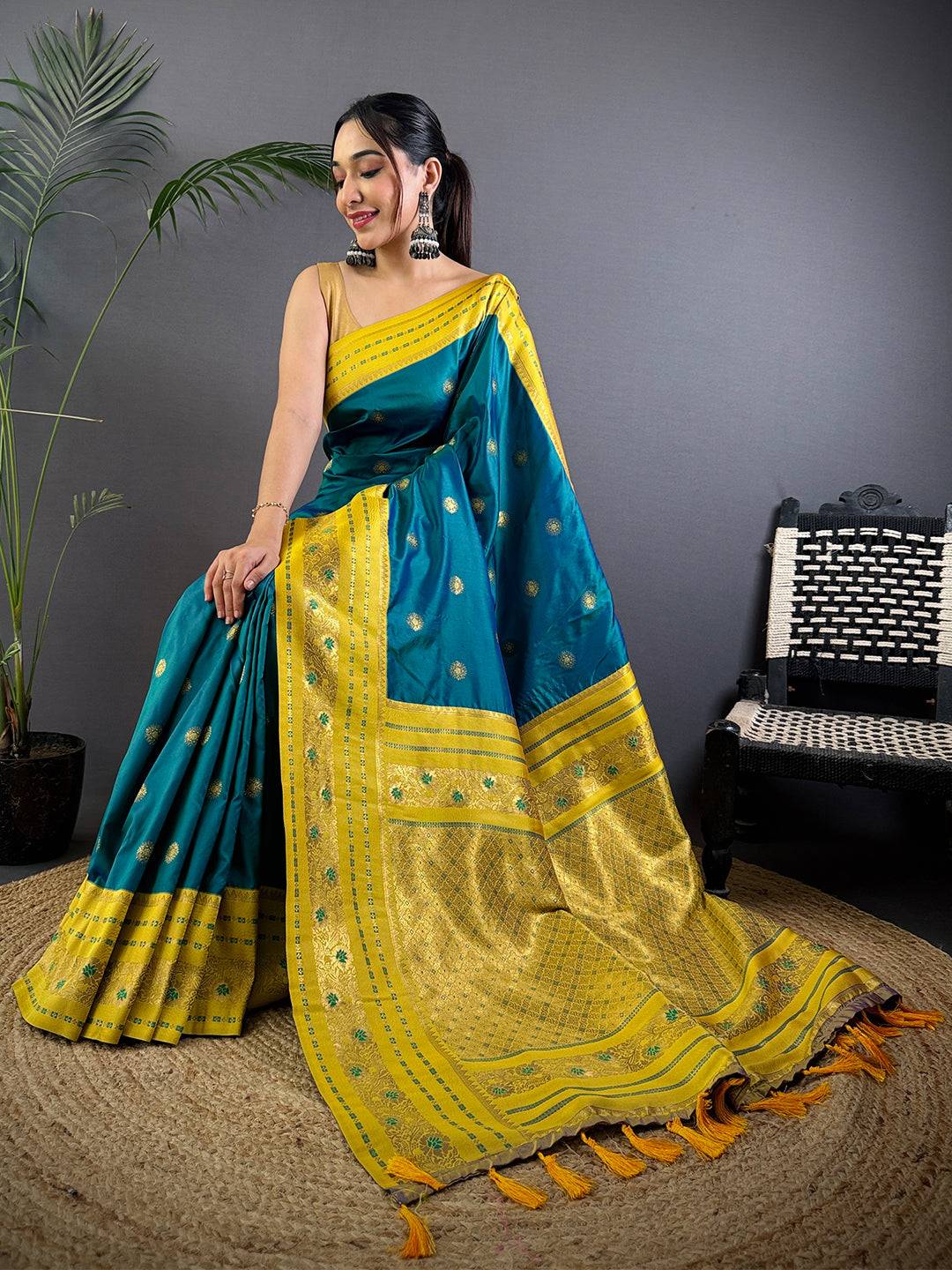Radiant Feather Dubal Tone Soft Silk Pattu Saree