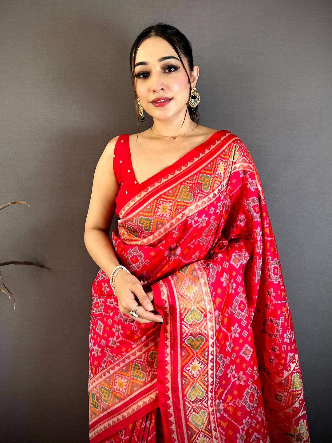 Pink Soft Semi Silk Ikkat Patola Weaving Pattu Saree