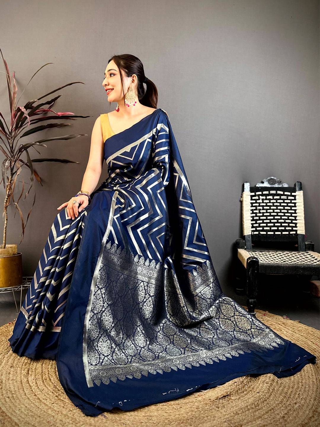 Navy Geometric Zari Weave Banarasi Pattu Saree