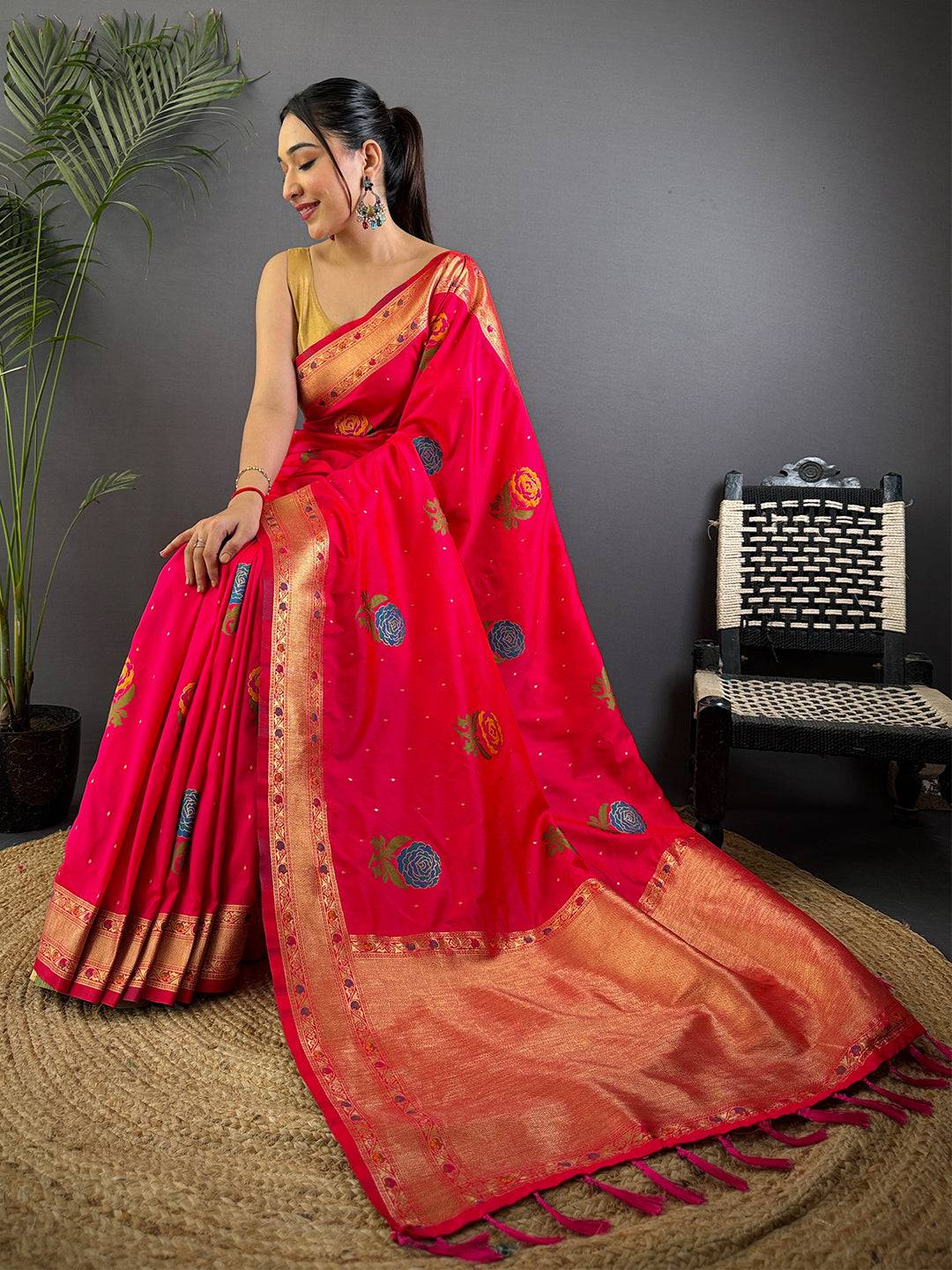 Pink Soft Silk Flowerport Minakari Pattu Saree