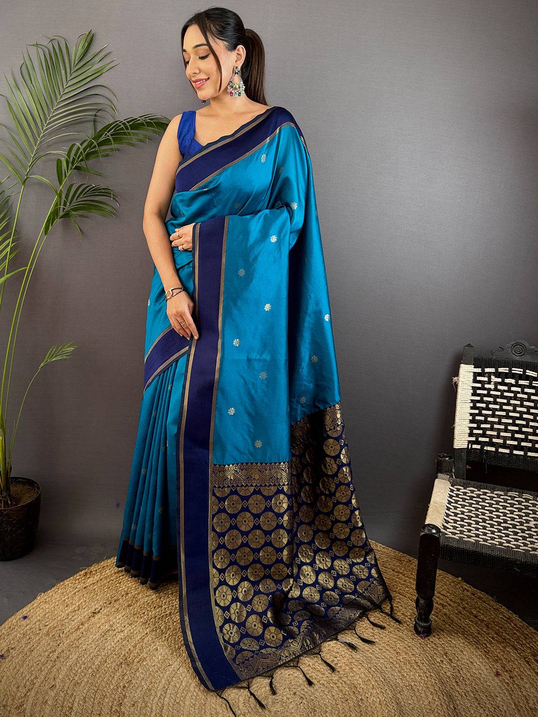Teal Blue Silk Blend Floral Pattu Saree