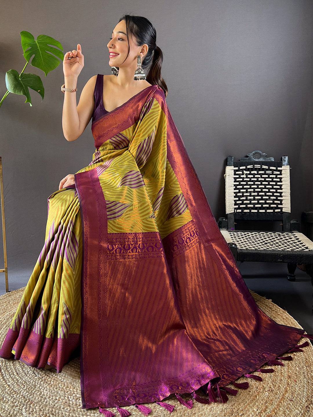 Green Tussar Silk Zari Weaving Ikkat Pattu Saree