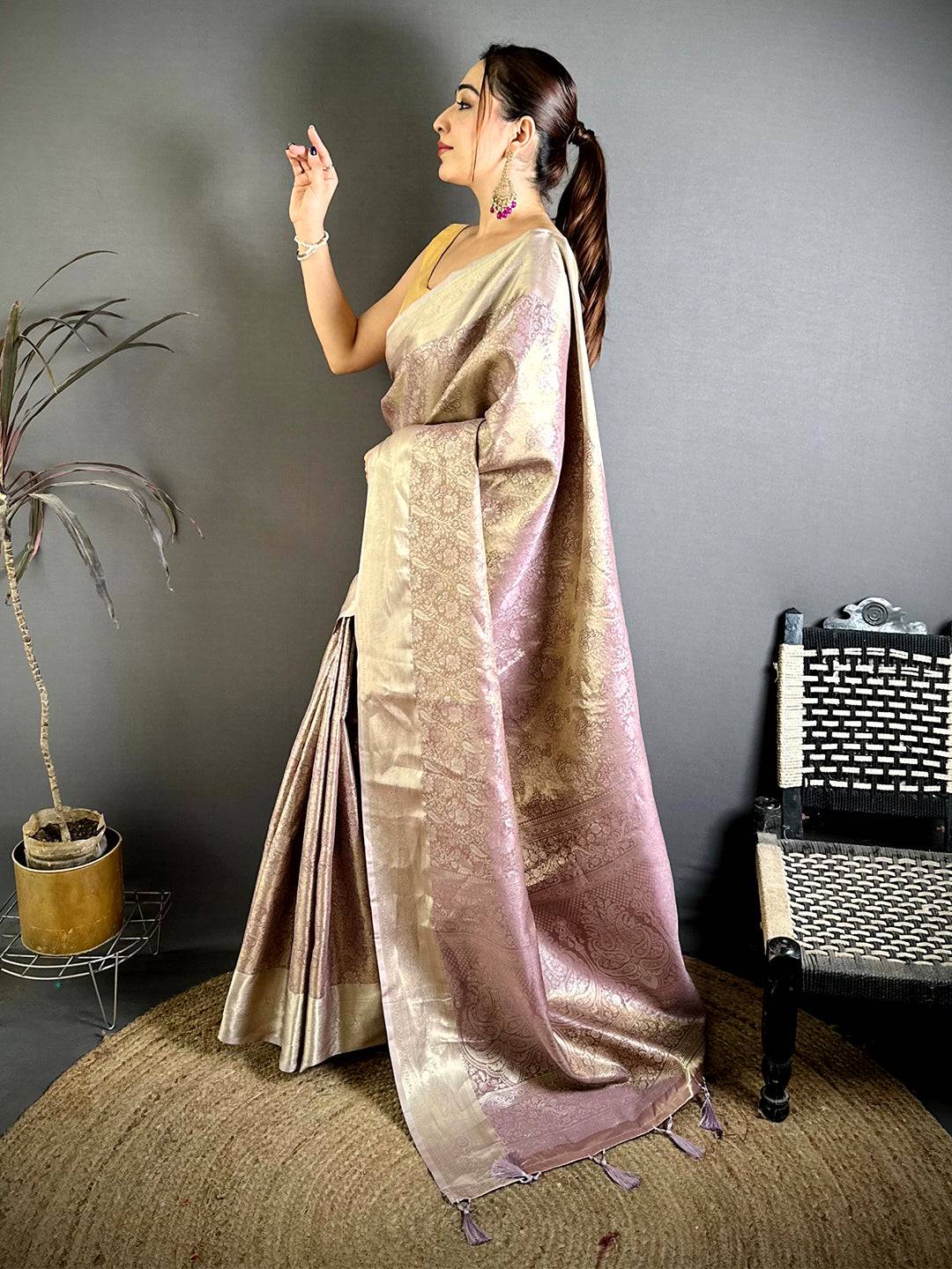 Celebrity Kanjivaram Woven Tissue Pattu Saree