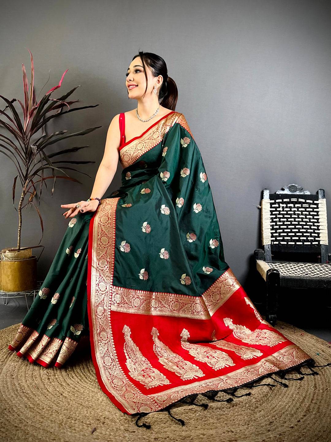 Green Grace Soft Silk Gadwal Pattu Saree