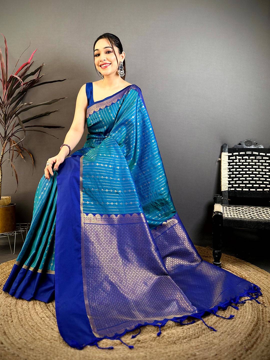 Teal Classic Soft Silk Gadwal Pattu Saree 